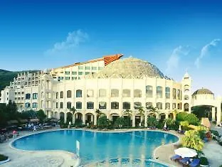 Yalong Bay Universal Resort Sanya 5*,